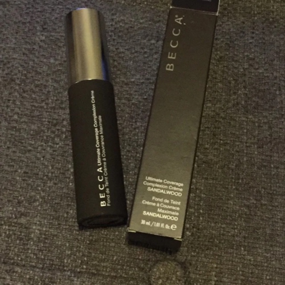 Becca ultimate coverage foundation Sandlewood